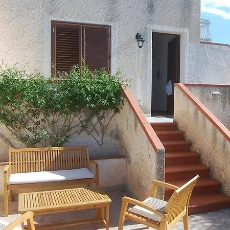 Casa vacanze Con Giardino